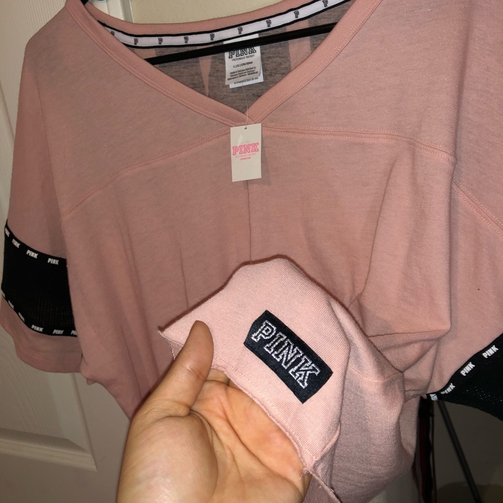 BRAND NEW W TAGS VS Pink mesh sleeve top
